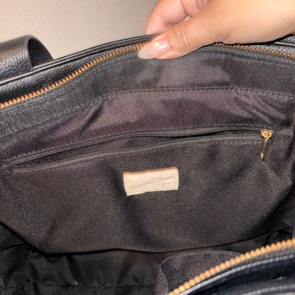 Universal Thread Black Faux Leather Tote Bag - Picture 3 of 4